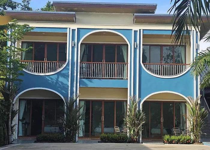 Baannai Lake View Resort